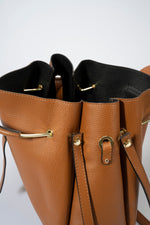 DIONE leather top handle bag - Cuoio